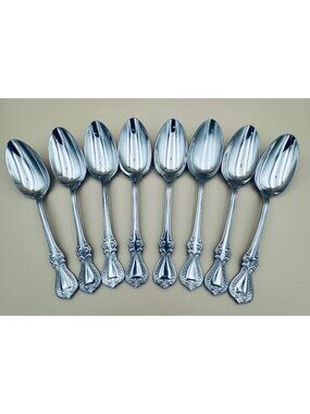 Set Of 8 Towle OLD COLONIAL 18/10 Stainless Place Oval Soup Spoons